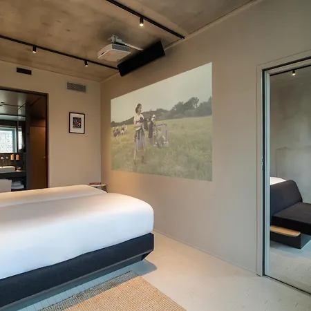Mk2 Paradiso Nation Hotel 4*
